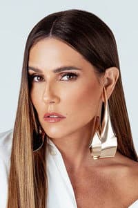 Deborah Secco in Falas Femininas