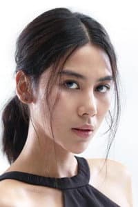 Adinda Thomas in KKN di Desa Penari: Luwih Dowo, Luwih Medeni