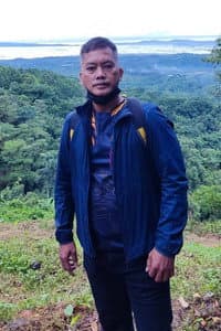 Tirso Tolentino in Package Deal