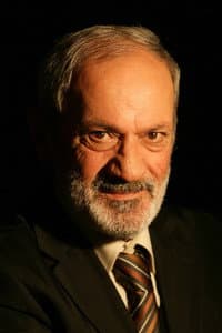 Metin Çekmez in Gölge Oyunu