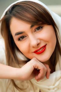 Hanie Tavassoli in Malakh
