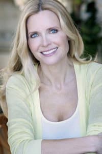Elizabeth Gast in Scars