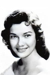 Mila Ocampo in Adriana