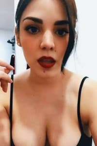 Aline Marrero in Donde Corre el Agua