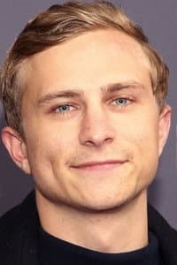 Max Hubacher in Stationspiraten