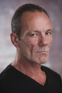 Toby Sauerback in Baap Manus