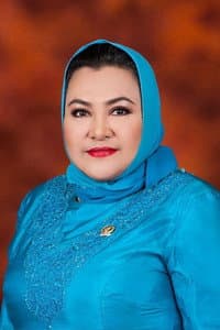 Emilia Contessa in Ratapan Anak Tiri