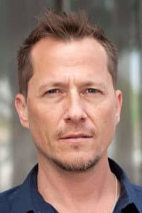 Corin Nemec in Cop Dog