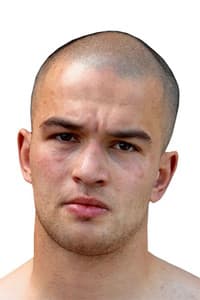 Nikolas Dzurnak in Thomas Essomba vs. Charlie Edwards