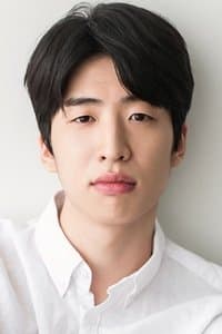 Yoo Su-bin in 보통의 가족