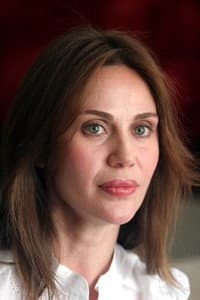 Demet Şener in Asansör