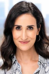 Sarah Siadat in Chum