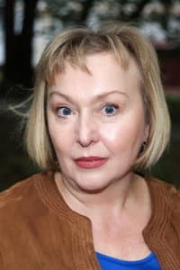 Irina Malysheva in Женщина с цветами и шампанским