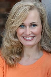 Gina Travis in Pauline in a Beautiful World