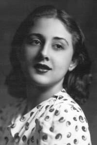 Margarita Mora in Amapola Del Camino