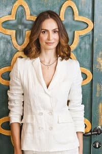 Burcu Kutluk in Peş Peşe