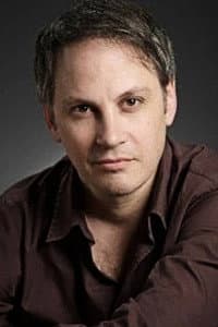 Simon Bossell in Hotel de Love
