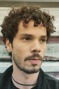Liev Carlos in Queima Minha Pele