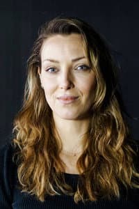 Sunniva Lind Høverstad in Royalteen: Arvingen