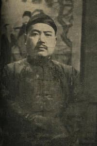 Zhang Zhizhi in Crows and Sparrows
