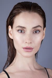 Errika Bigiou in Mandelion