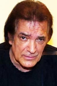 Adrián Martel in Los bañeros más locos del mundo