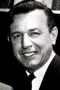 Paul D'Amato in Six Ways to Sunday