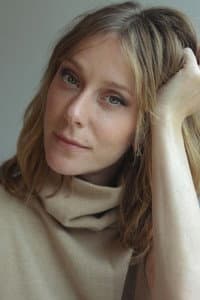 Caroline Abras in Bellini e o Demônio