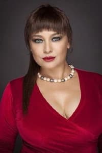 Derya Şen in Zuhruf Saye