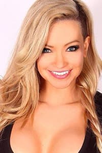 Mindy Robinson in Street