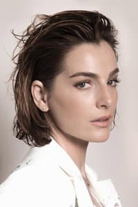 Ayelet Zurer in Shepherd: The Story of a Jewish Dog