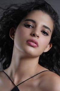 Luana Dutra in Ketindihan