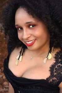 Chanda Rawlings in Hellvira's Haunted Asylum of Horror