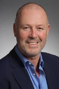 Simon Oakes in Terreur et glamour : montée et déclin du studio Hammer