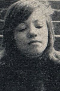 Inger Holmstrand in På sista versen - En liten film om döden