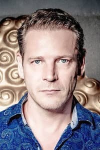 Nicholas Facey in Cinnet