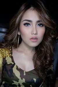 Ayu Ting-Ting in Dimsum Martabak