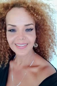 Kary Valle in Las nachas de Virginia