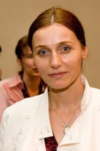 Carmen Ungureanu in Titanic Vals