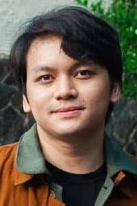 Calvin Jeremy in KKN di Desa Penari: Luwih Dowo, Luwih Medeni