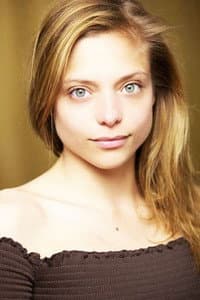 Lizzie Brocheré in Nuit blanche