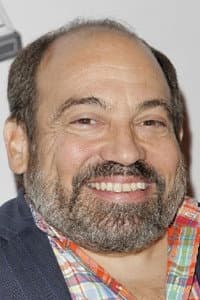 Danny Woodburn in Pup Star: Samen staan we sterker