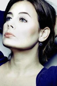 Ariane Séguillon in Madame
