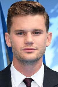 Jeremy Irvine in Leopardi & Co