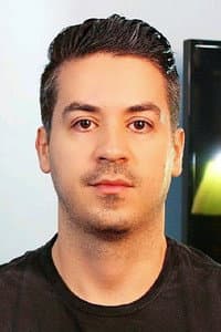 Rafael Zanesco in Não Abra Jamais