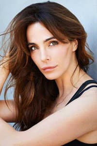 Lisa Sheridan in Pissing Vocal Gold