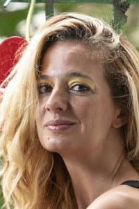 Letícia Novaes in Letrux: Viver é Um Frenesi