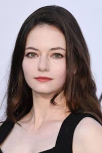 Mackenzie Foy in Black Eyed Dog