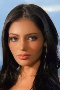 Sanjna Suri in Pulau