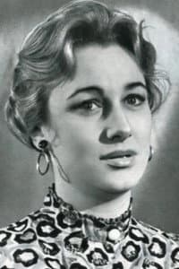 Lyudmila Lyubimova in Живые и мертвые